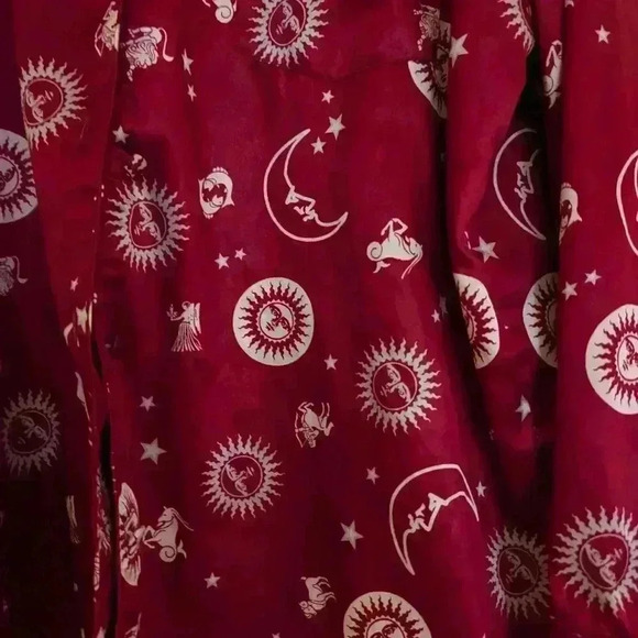 Mantles celestial pj set top and bottoms size large - Picture 3 of 6